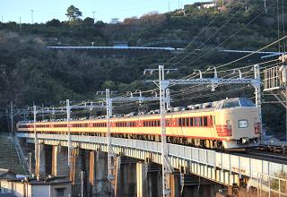 [成田山初詣伊東号回送]