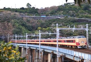 [成田山初詣伊東号]